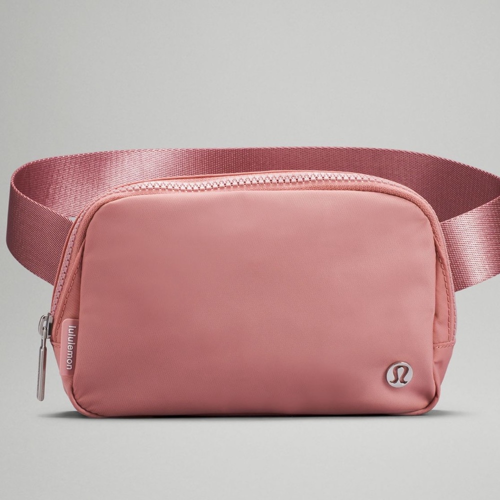 Lululemon Everywhere Belt Bag pink pastel NWT